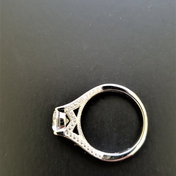 Ring - Picture 3 of 5